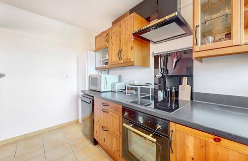 Epinay-sous-Senart Apartment | Enjoy your holiday in this inviting holiday apartment.