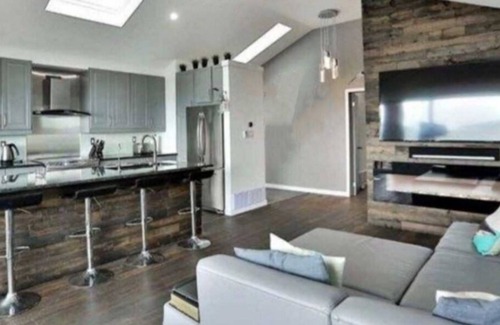 Stoney Creek Cottage | Enjoy your stay at this Beautiful property with Private Beach!!!
