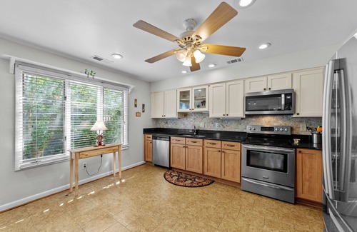 Northeast Virginia Beach House | Enjoy your vacation at the Triple Wave Rider