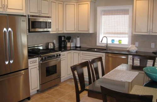 Wildwood Crest House | Enjoy your vacation in a luxurious condo at oceanfront Royal Beach Condominiums