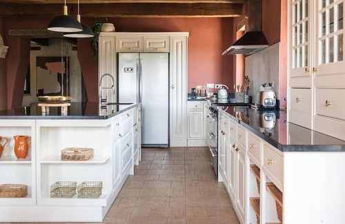 Massa Fermana House | Enjoy your vacation in this comfortable vacation home with pool and sauna.