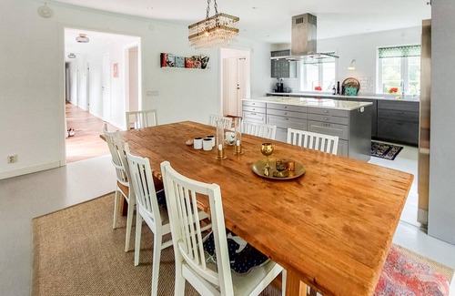 Bastad House | Enjoy your vacation in this beautiful vacation home close to the beach.