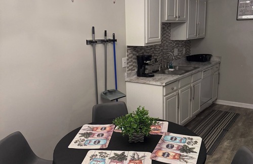 Greensboro Apartment | Enjoyable 2-bedroom apartment in Greensboro