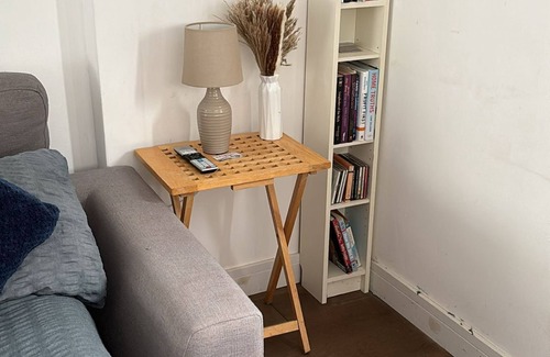 Thornton Apartment | Enjoyable apartment with WiFi in Thornton Road S1