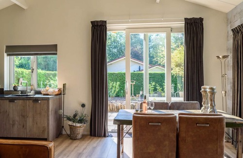 Krachtighuizen House | Enjoying peace and nature right by the forest