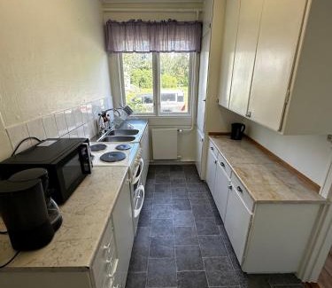 Hallabrottet Apartment | Enkel prisvärd lägenhet!