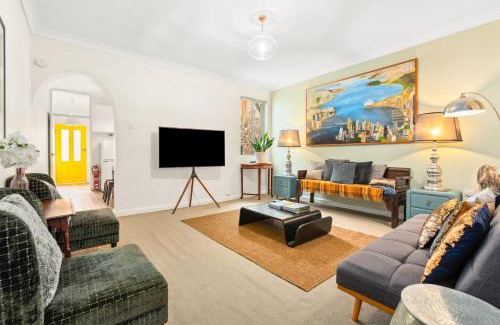 Enmore Apartment | 'Enmore Lane' A Central Eclectic Artist Escape