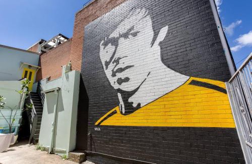 Enmore Apartment | 'Enmore Lane' A Central Eclectic Artist Escape