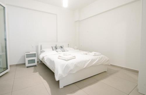 Patras Apartment | Ennea Suites-Luna suite
