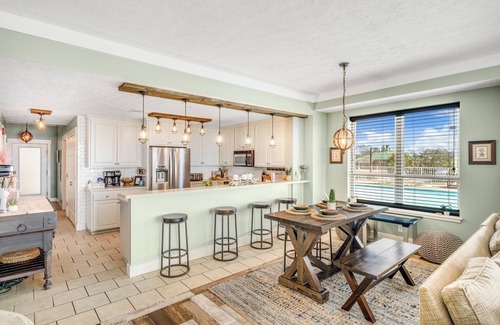 Mexico Beach Condo | Enormous 3/3! Panoramic ocean view! Infinity Game Table! New Milkshake Bar!