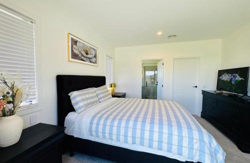 Wharewaka House | Ensuite at new property