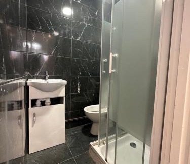 Custom House Apartment | Ensuite double Room near ExCeL London