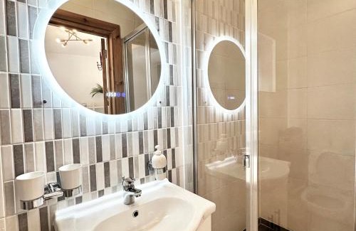 East Acton House | Ensuite Room - Great City Access