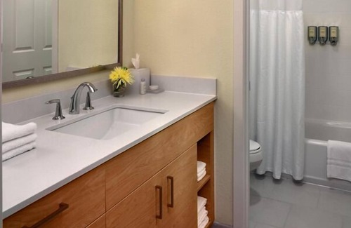 Andover Hotel | Ensuring a Very Comfortable & Memorable Stay! Free Breakfast, Pet-Friendly, Pool