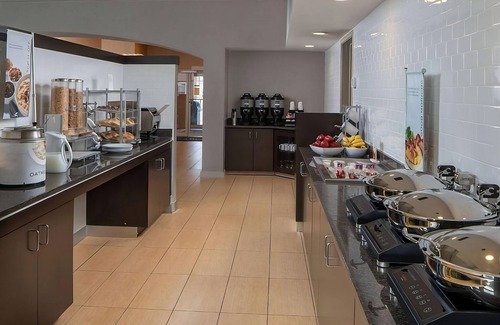 Fairfax Apartment | Ensuring a Very Comfortable & Memorable Stay! Free Breakfast, Pets Allowed!
