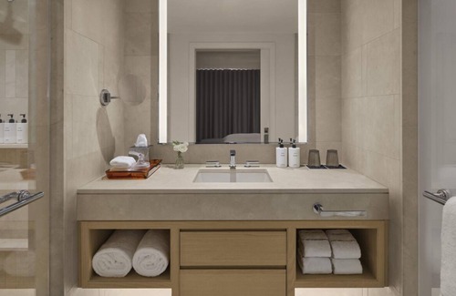 Back Bay East Hotel | Ensuring a Very Comfortable & Memorable Stay! Minutes to Carson Beach!