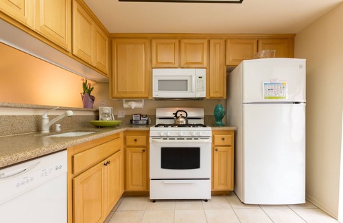 Oxnard Shores Hotel | Ensuring a Very Comfortable & Memorable Stay! Kitchen, Parking Onsite!