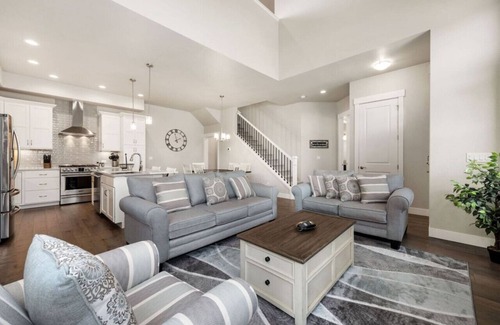 Loveland House | Entertainment Oasis>1st-floor Master>Mountain View