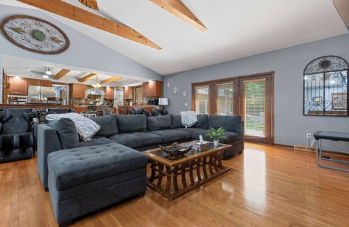 Rockford House | Entertainment Oasis Indoor Pool Spa Arcade Theatre