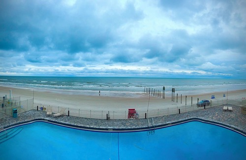 Rogers Seabreeze Apartment | Entire 1 bedroom 1 Bath Direct Oceanfront Apartment - Breathtaking Sunrise Views