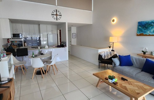 Sandstone Point House | Entire 2 Bed Townhouse walking distance to the famous Sandstone Point Hotel.