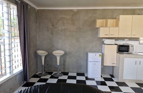 Port Moresby Apartment | Entire 2 bedroom Apartment in Port Moresby 10 minutes drive to the nature park