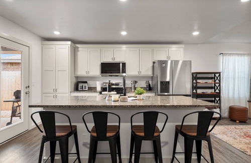 Southgate House | Entire 3-bedroom house in Lubbock. Sleeps 6, pets, fenced yard