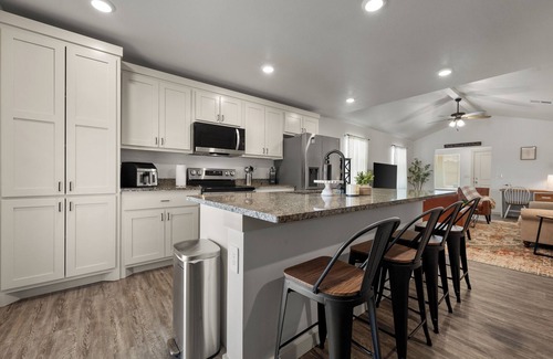 Southgate House | Entire 3-bedroom house in Lubbock. Sleeps 6, pets, fenced yard