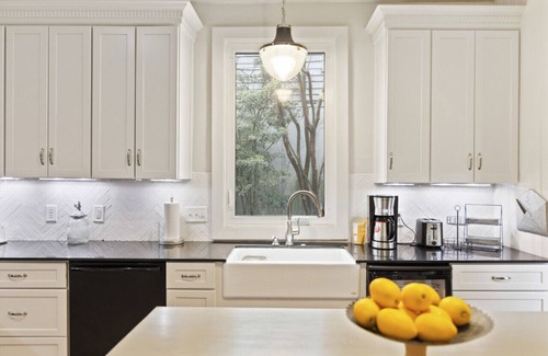 Cannonborough Elliotborough House | Entire 4 Bedroom Historic Charleston House