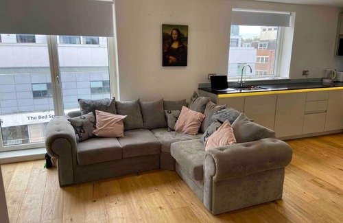 Potters Bar Apartment | Entire Apartment - Amazing Location, Hertfordshire
