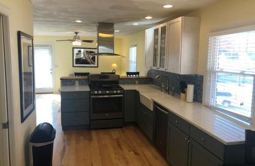 Springfield Apartment | Entire apartment close to downtown - 2 Queen beds