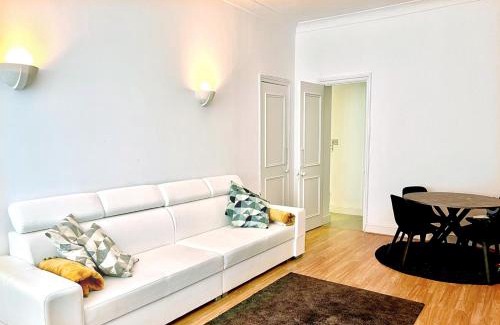 Queen's Gate Apartment | Entire Apartment Knightsbridge