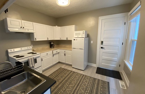 Covington House | Entire Apartment walking distance to Cincy River front and COV Wedding Venues