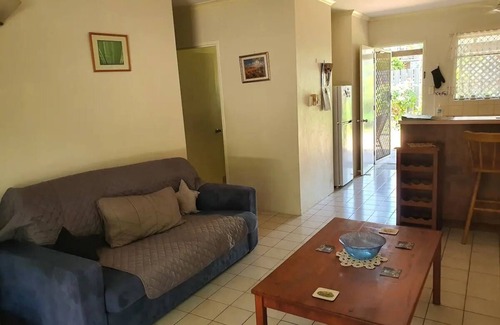 The Gardens House | Entire apartment with garden close to city.