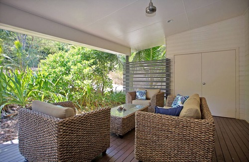 Keswick Island House | Entire beach house on Whitsundays Island