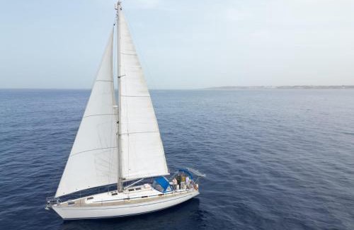Birgu Boat Rental | Entire boat 3 cabins in Birgu vittoriosa