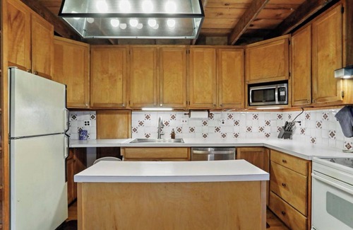 Augusta Cabin | Entire Cabin 3-bed 2-bath in awesome Augusta, WV