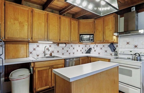 Augusta Cabin | Entire Cabin 3-bed 2-bath in awesome Augusta, WV