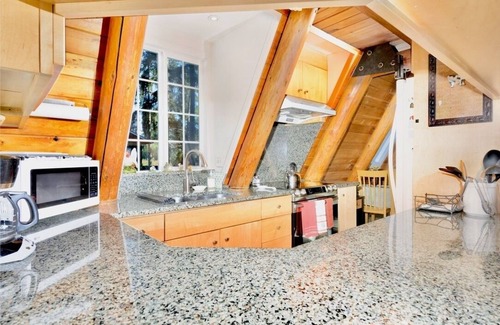 Sammamish Cabin | Entire Cabin Lake Retreat Near Bellevue & Seattle!