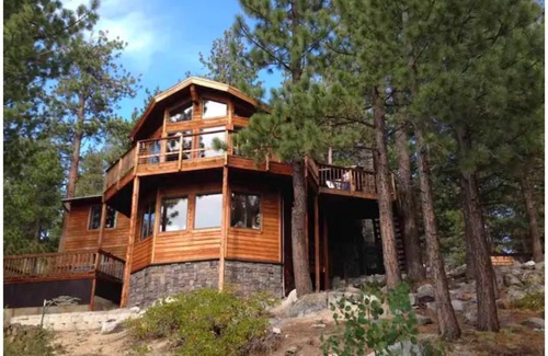 Tahoe Village House | Entire Cabin with Lake Tahoe View in Stateline, NV