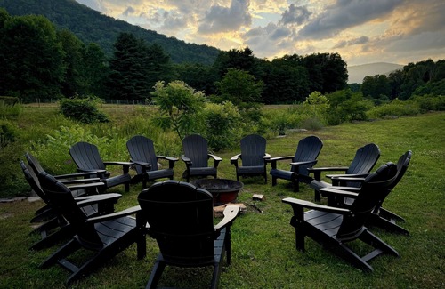 Allaben Resort | Entire Catskills Hotel Resort Buyout! 18-29 beds and up to 55 guests!