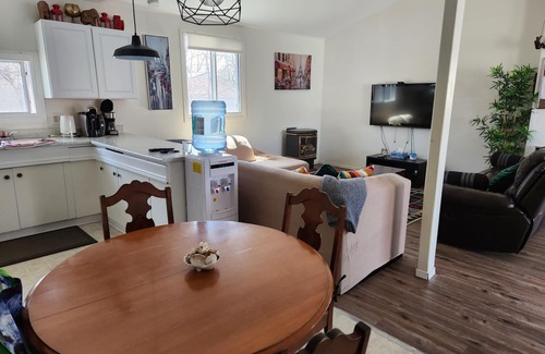 Sandy Hook Cottage | Entire charming and private cottage in Winnipeg Beach