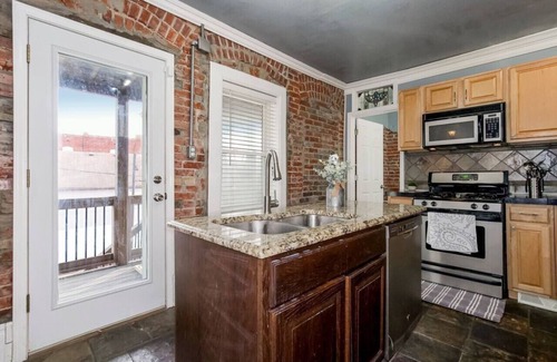 Columbus Park House | Entire Complex/4 bedrooms/9 beds