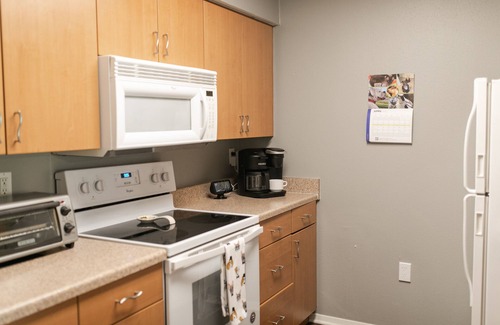 Waco Condo | Entire Condo in Gated Community - with Pool