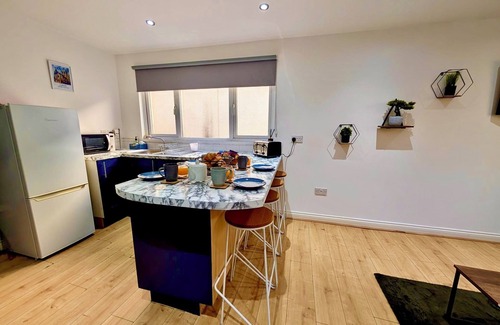 Cardiff City Centre Apartment | Entire cosy and modern City Centre apartment with free parking