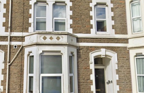 Cardiff City Centre Apartment | Entire cosy and modern City Centre apartment with free parking