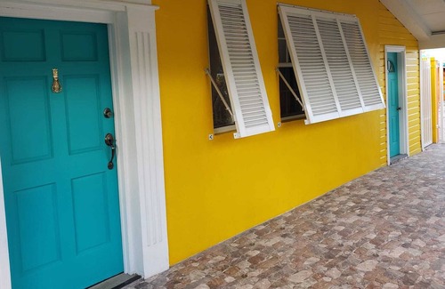 Nassau Cottage | Entire Cottage near beach and Downtown