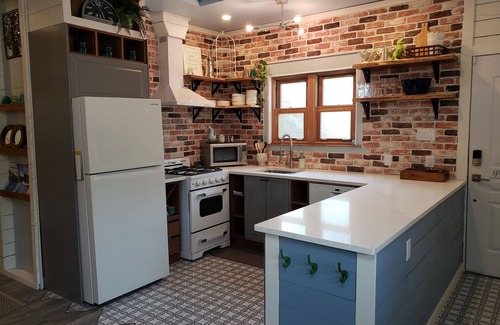 Okanagan-Similkameen House | Entire Cozy Guesthouse w/Hot Tub. In compliance with new BC legislation. n