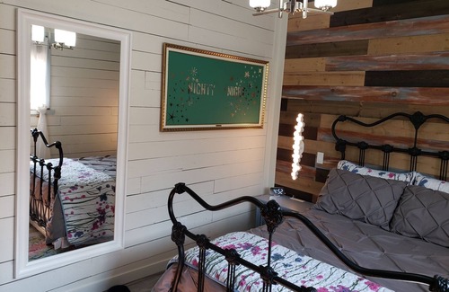 Okanagan-Similkameen House | Entire Cozy Guesthouse w/Hot Tub. In compliance with new BC legislation. n