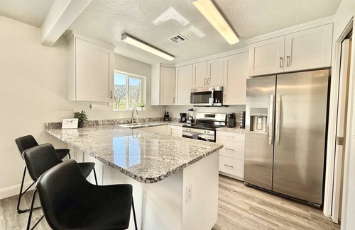 Glendale House | Entire Duplex near Zion with 2 hot tubs, sleeps 9